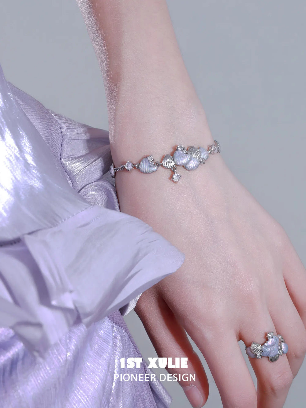 1ST XULIE Jewelry "ATLANTIS" Fish Scale Chain Bracelet in 18K Gold Plated - Side View