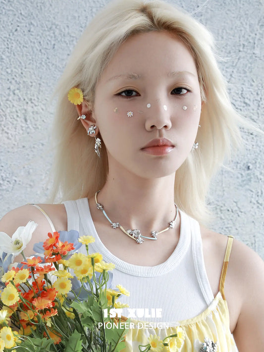 1ST XULIE Jewelry "DAISY" Floral Enamel Daisy Choker Necklace in Brass - Texture