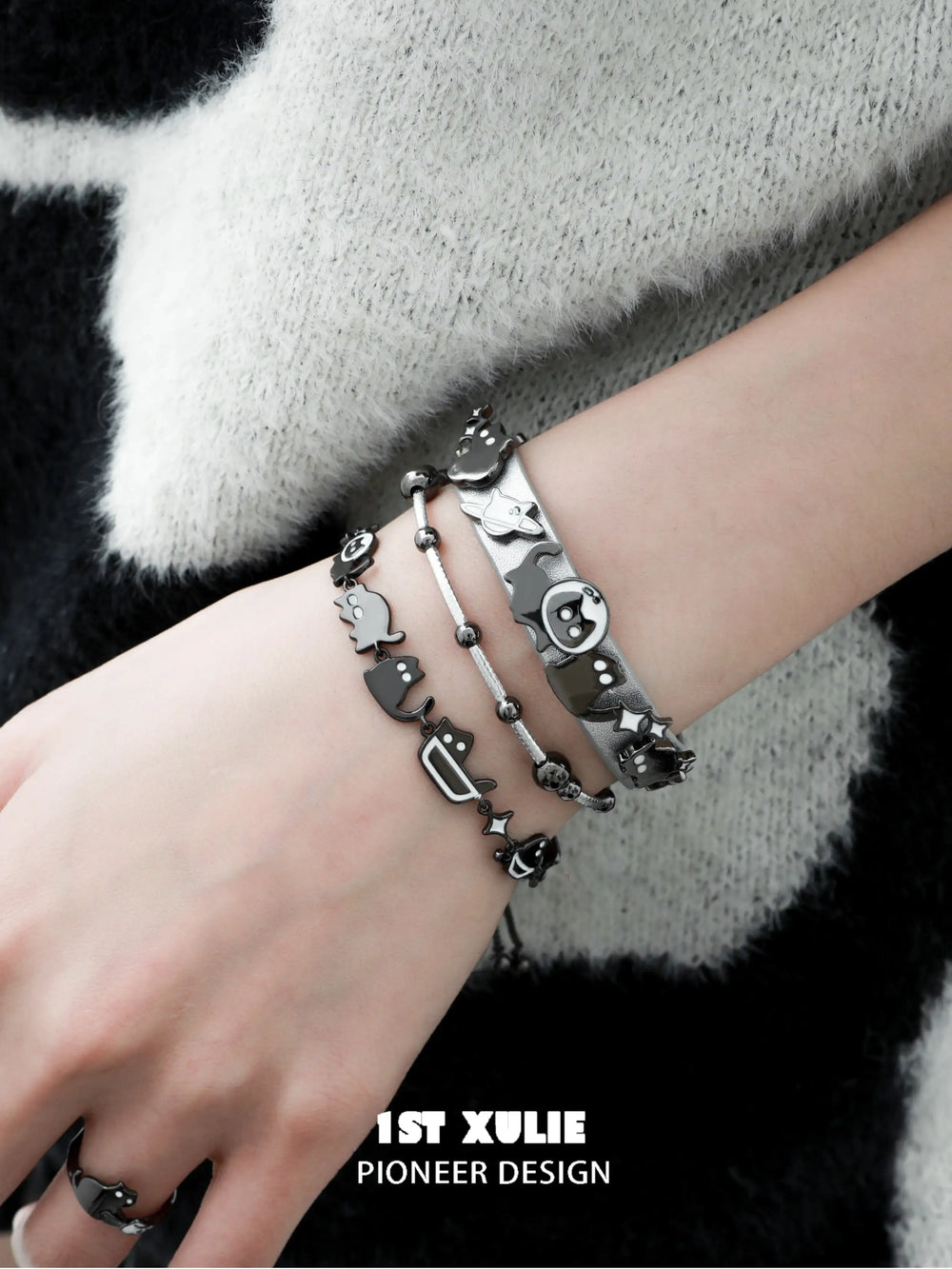 1ST XULIE "Ghosts Black Cat" Gothic Punk Black Cat Leather Charm Bracelet in 18K Black Gold Plated Brass and Leather - Clasp Detail