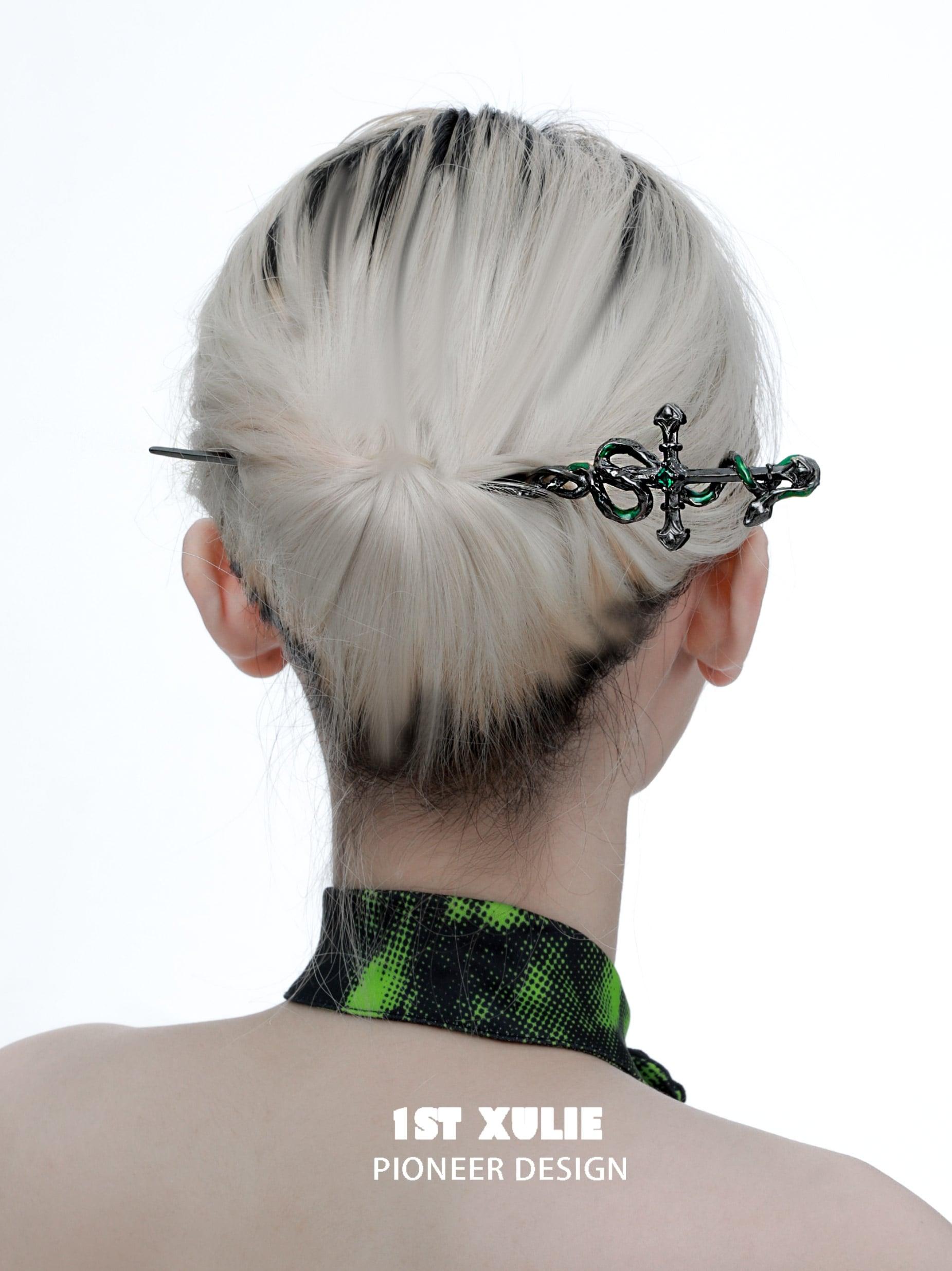 1ST XULIE "Sappho's Serpent" Gothic Serpentine Sword Hairpin in Platinum Plated - Detail Shot