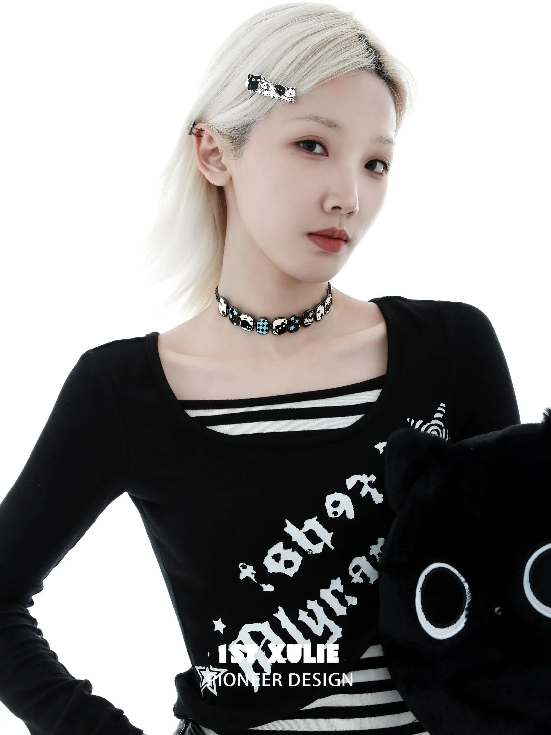 1ST XULIE "Ghosts" Gothic Statement Black Cat Choker Necklace in Platinum Plated - Texture Detail