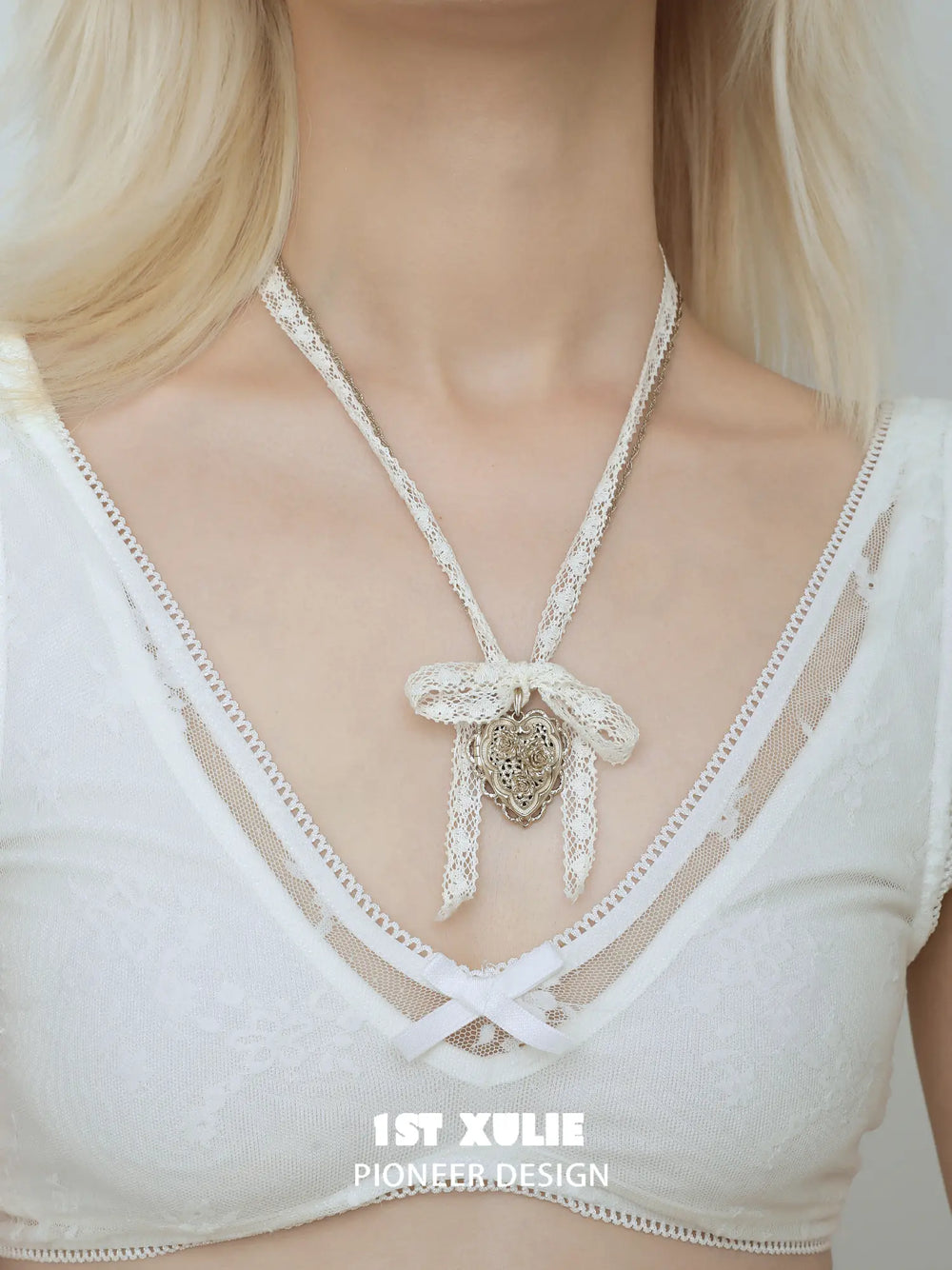 1ST XULIE Jewelry "Lace Rose" Victorian Lace Heart Locket Pendant Necklace in 18K Gold Plated - Size Comparison