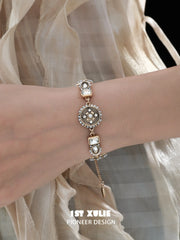 1ST XULIE "Bastet" Layered Pearl and Chain Bracelet in 18K Gold Plated - Detail Shot