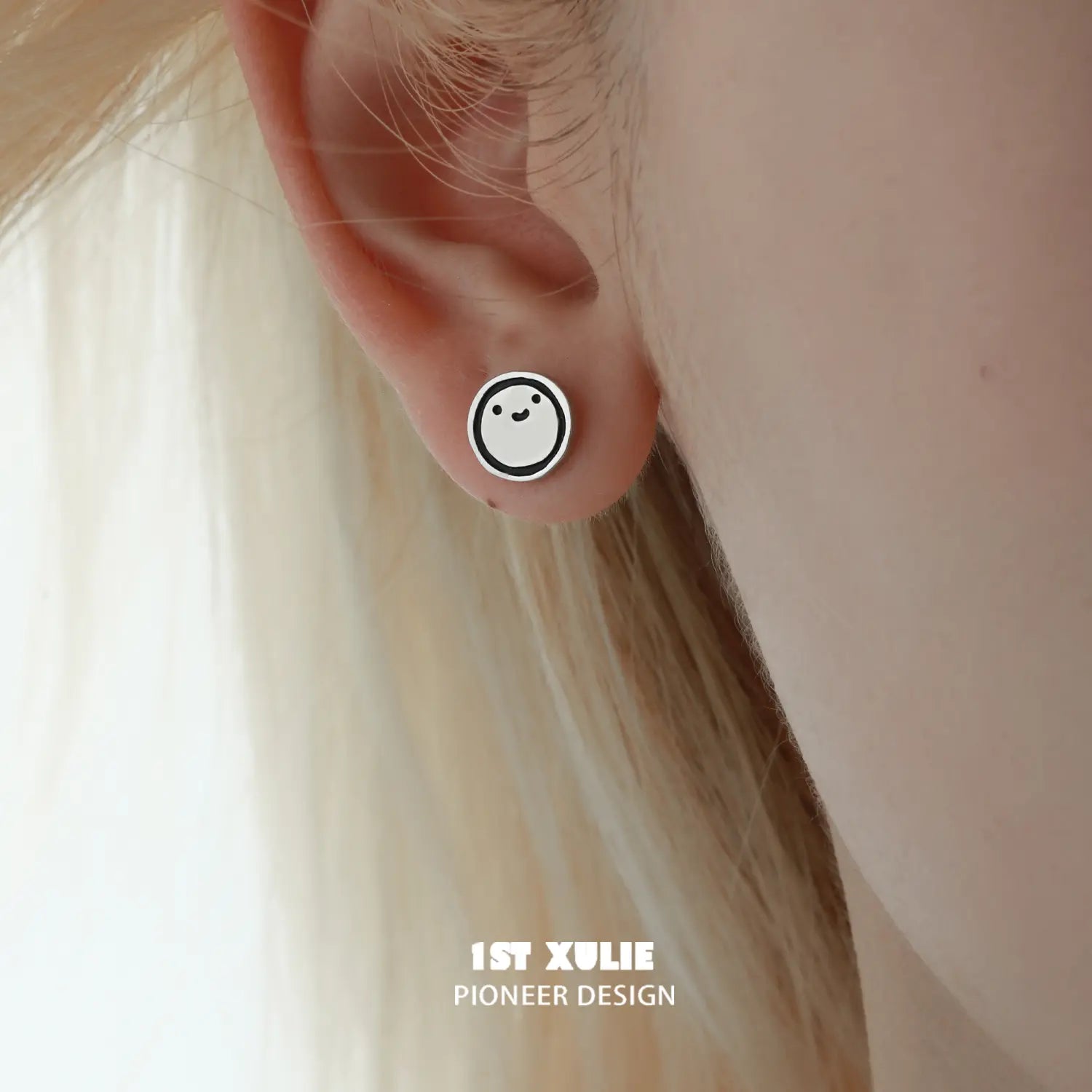 1ST XULIE "Mood Diary" Minimalist Star Stud Earrings in 925 Sterling Silver - Texture Detail