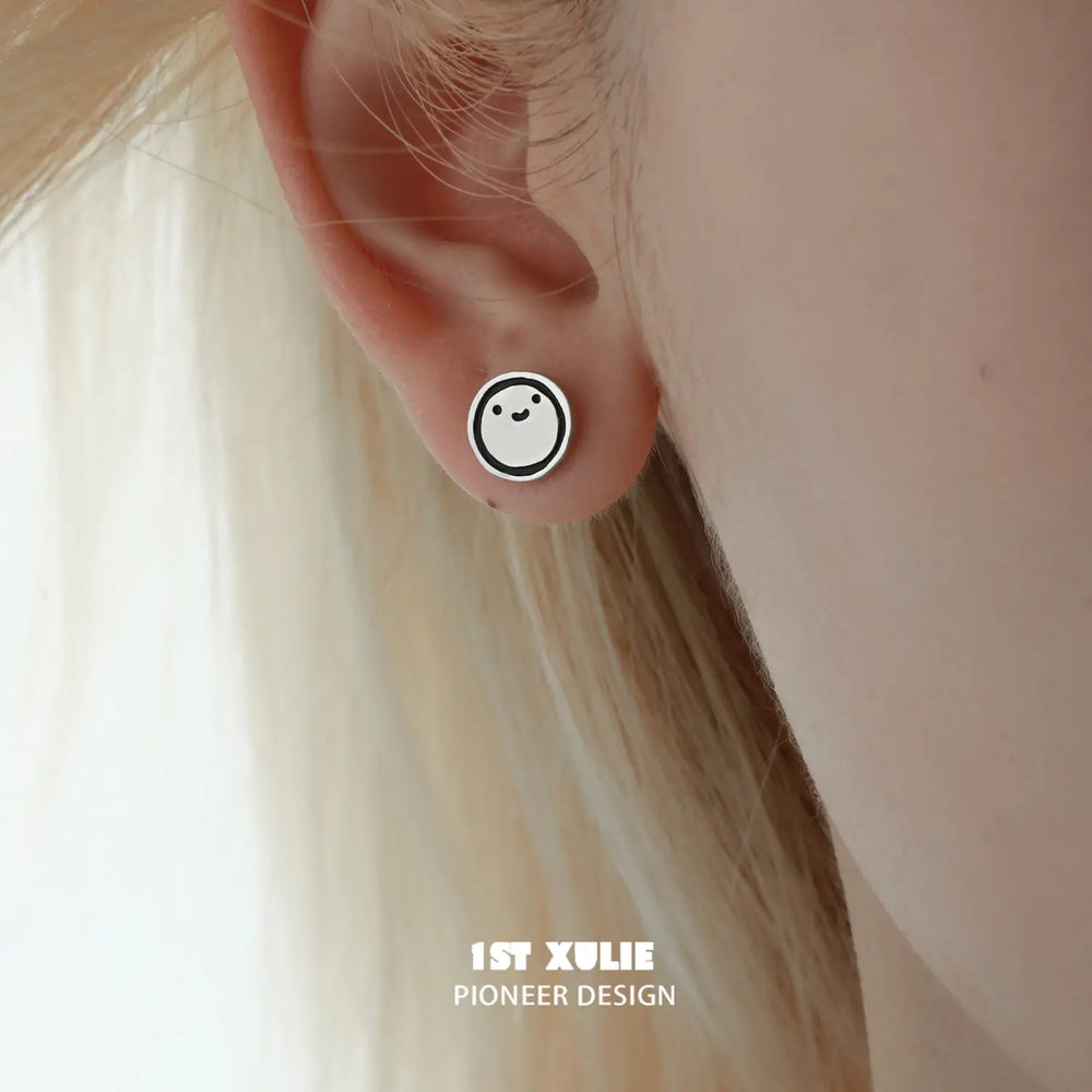 1ST XULIE "Mood Diary" Minimalist Star Stud Earrings in 925 Sterling Silver - Texture Detail