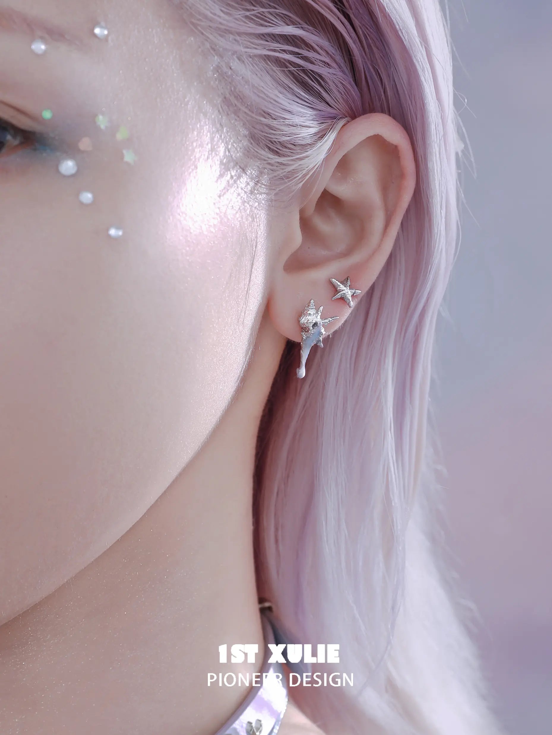 1ST XULIE "ATLANTIS" Mismatched Starfish & Conch Stud Earrings in 925 Sterling Silver - Detail Shot