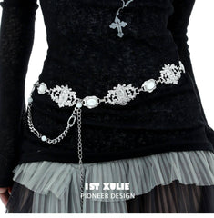 1ST XULIE "Bastet" Segmented Waist Chain in Platinum Plated - Detail Shot