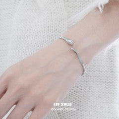 1ST XULIE "Frozen Serpent" Serpent Scale Bangle Bracelet in 925 Sterling Silver - Detail Shot
