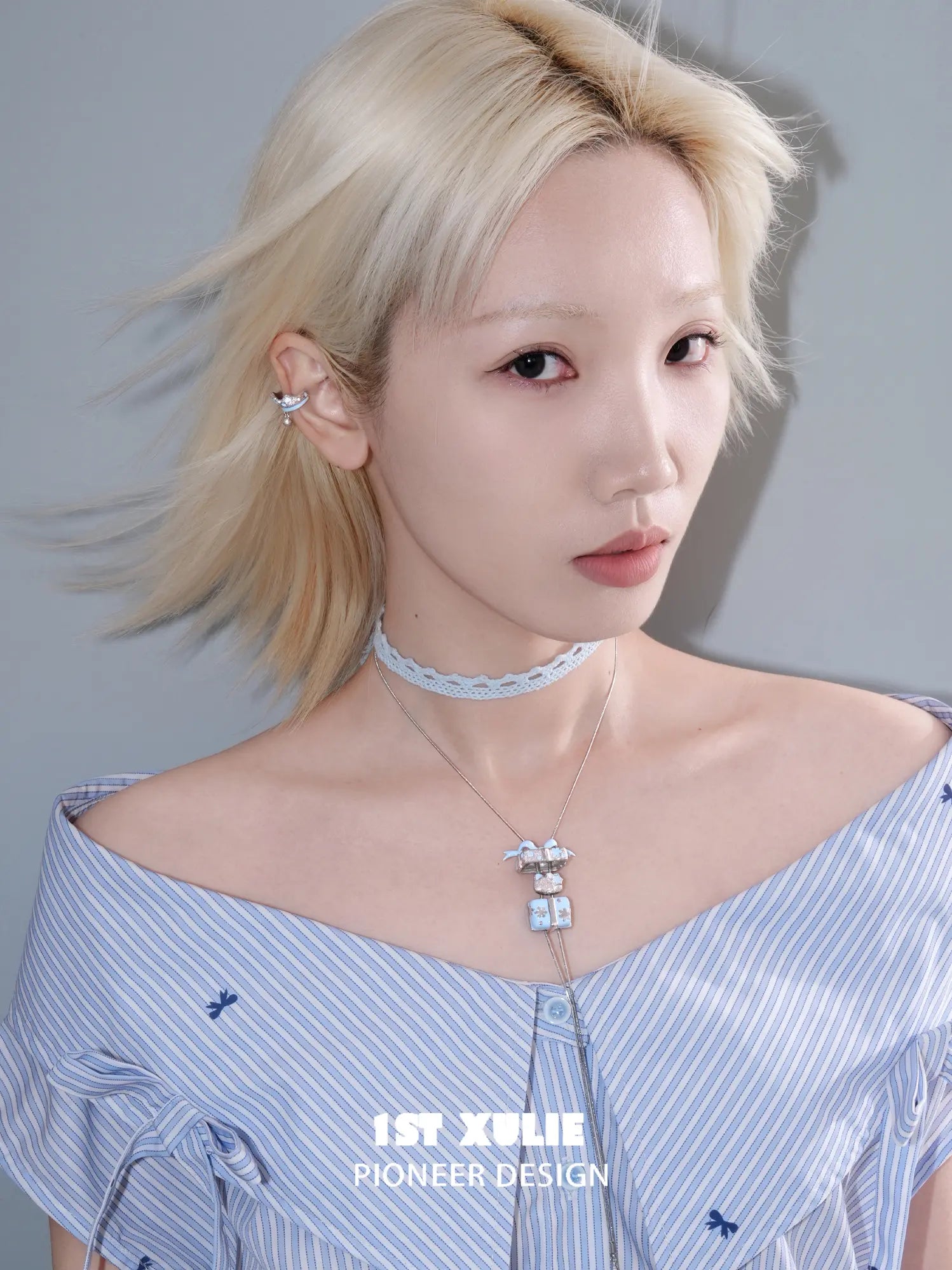 1ST XULIE Jewelry "Snow Land" Snowflake Cat Pull-Out Pendant Necklace in Rhodium Plated Brass - On Model