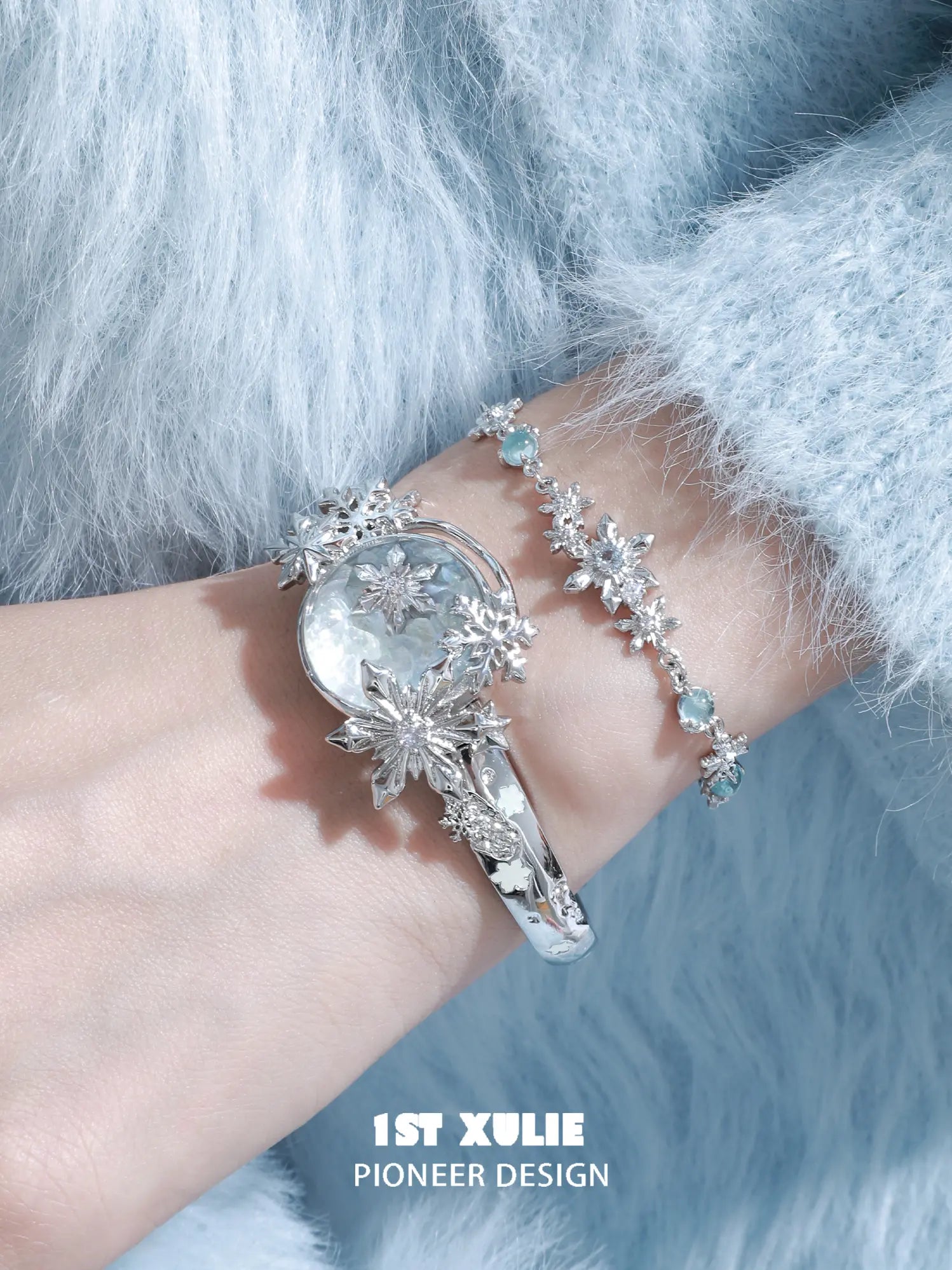 1ST XULIE "Snow Land" Snowflake Charm Bracelet in Platinum Plated - Product View