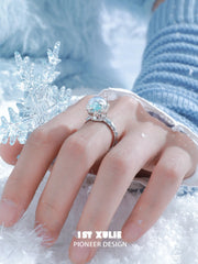 1ST XULIE "Snow Land" Snowflake Crystal Ball Statement Ring in 925 Sterling Silver - Detail Shot