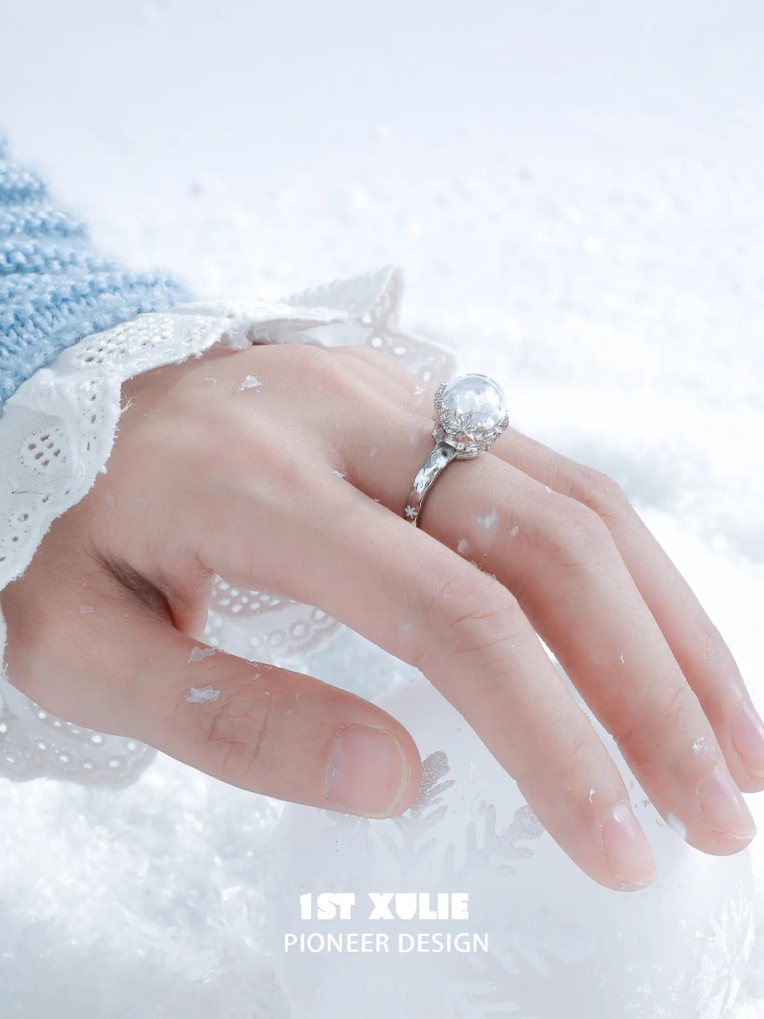 1ST XULIE "Snow Land" Snowflake Crystal Ball Statement Ring in 925 Sterling Silver - Texture