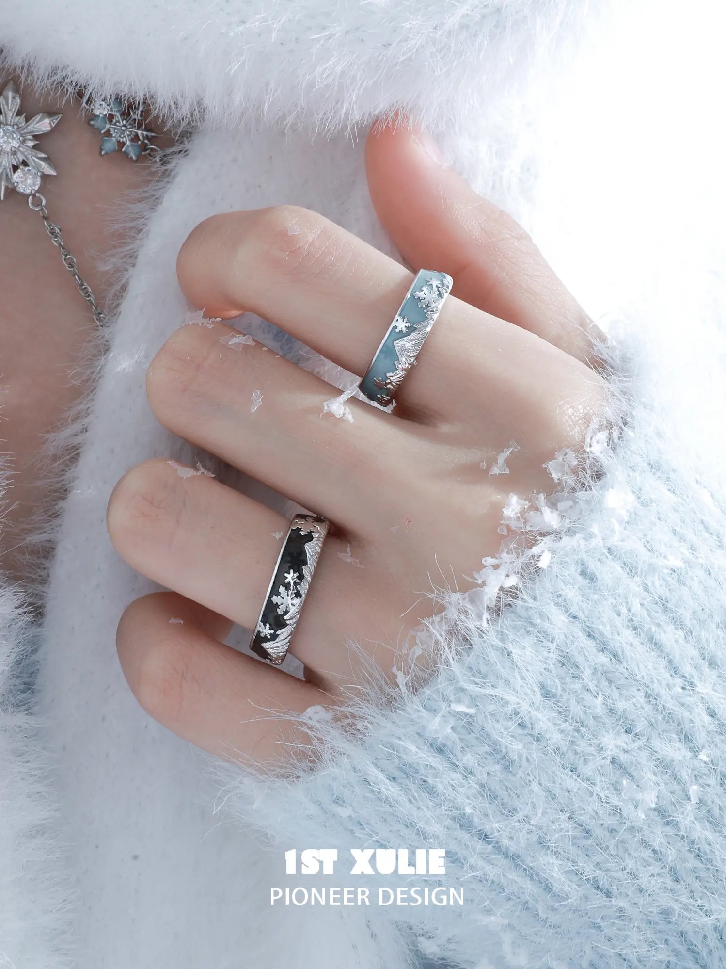1ST XULIE Jewelry "Snow Land" Snowflake Enamel Ring in 925 Sterling Silver - Detail Shot