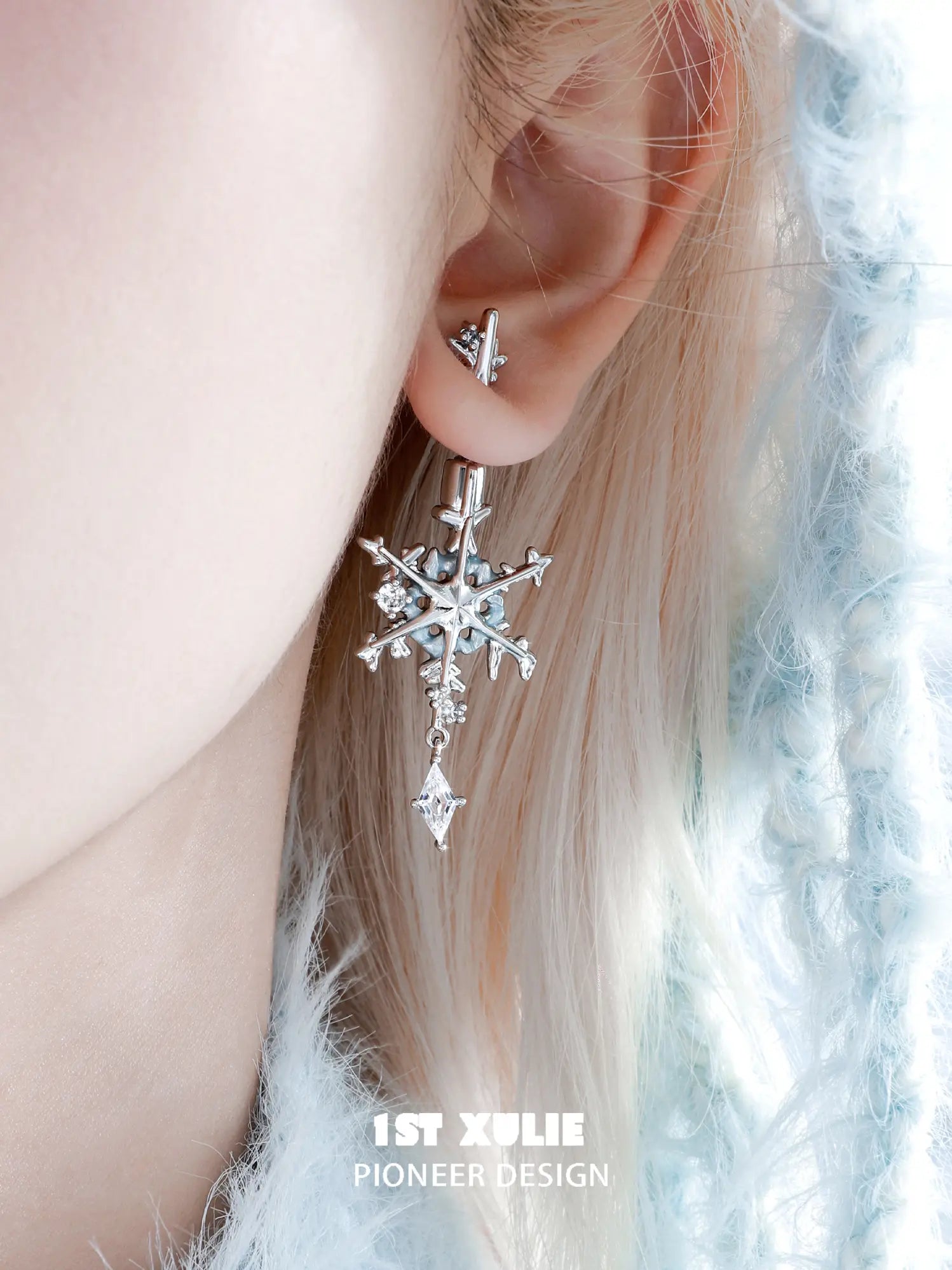 1ST XULIE Jewelry "Snow Land" Snowflake Zirconia Stud Earrings in Platinum Plated - Product View