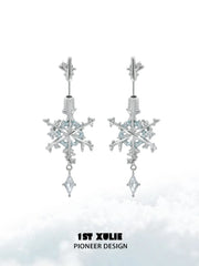 1ST XULIE Jewelry "Snow Land" Snowflake Zirconia Stud Earrings in Platinum Plated - Side View