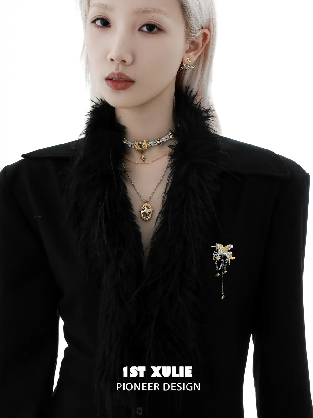 1ST XULIE "DREAM HORSE" Unicorn Tassel Brooch in Platinum & 18K Gold Plating - Detail Shot