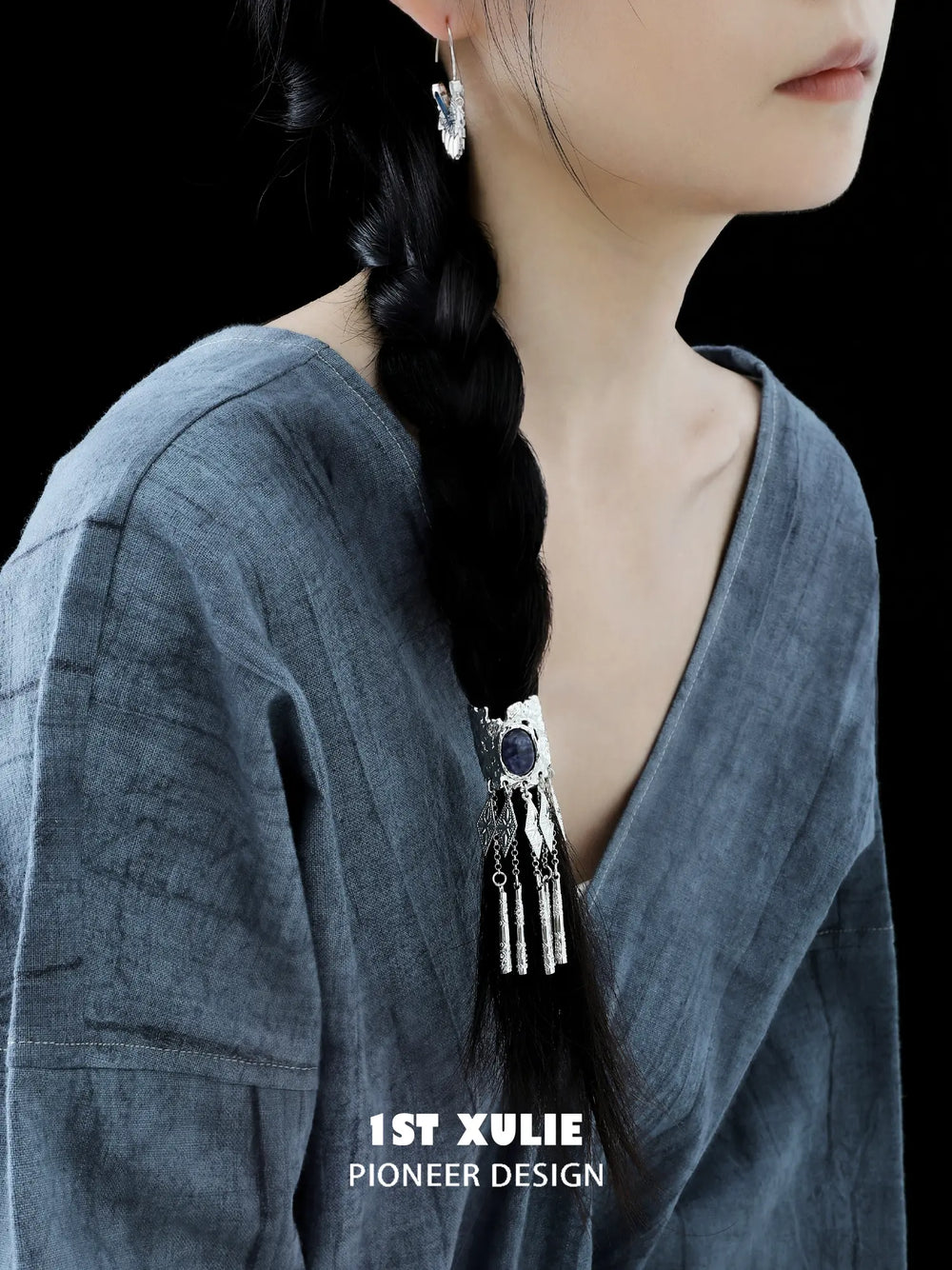 1ST XULIE Jewelry "MIAO" Vintage Ethnic Gemstone Hair Clip in Platinum Plated - Texture Detail