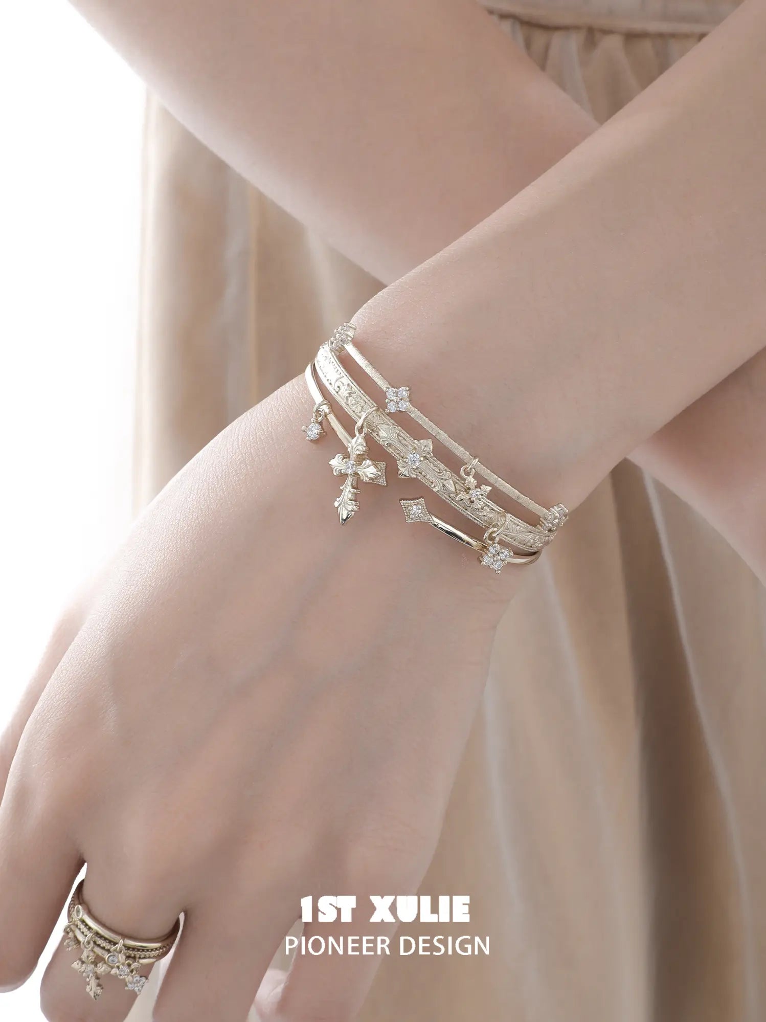 1ST XULIE Jewelry "Bastet" Vintage Iris Adjustable Bangle in 18K Gold Plated - Size Comparison