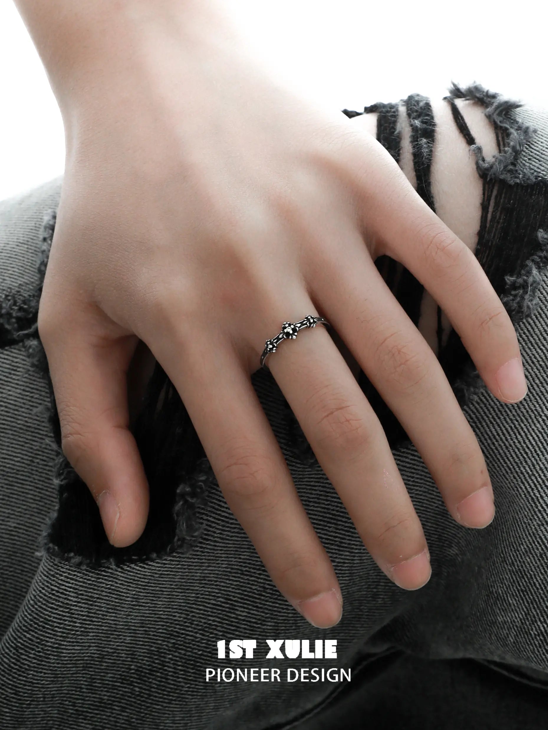 1ST XULIE "Irises" Vintage Iris Flower Ring in 925 Sterling Silver - Lifestyle Shot