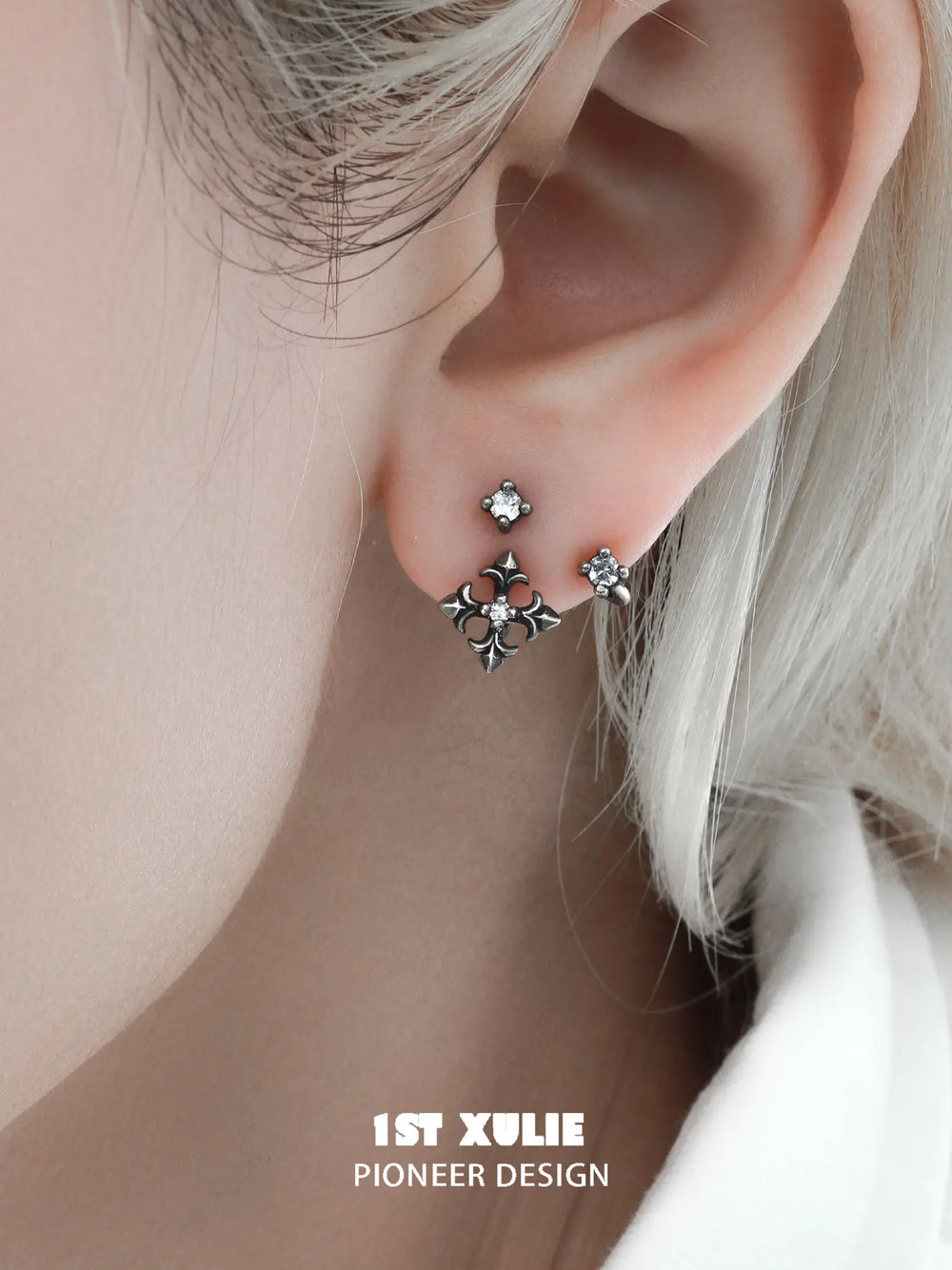 1ST XULIE Jewelry "Irises" Vintage Iris Flower Stud Earrings in Platinum Plated - Detail Shot