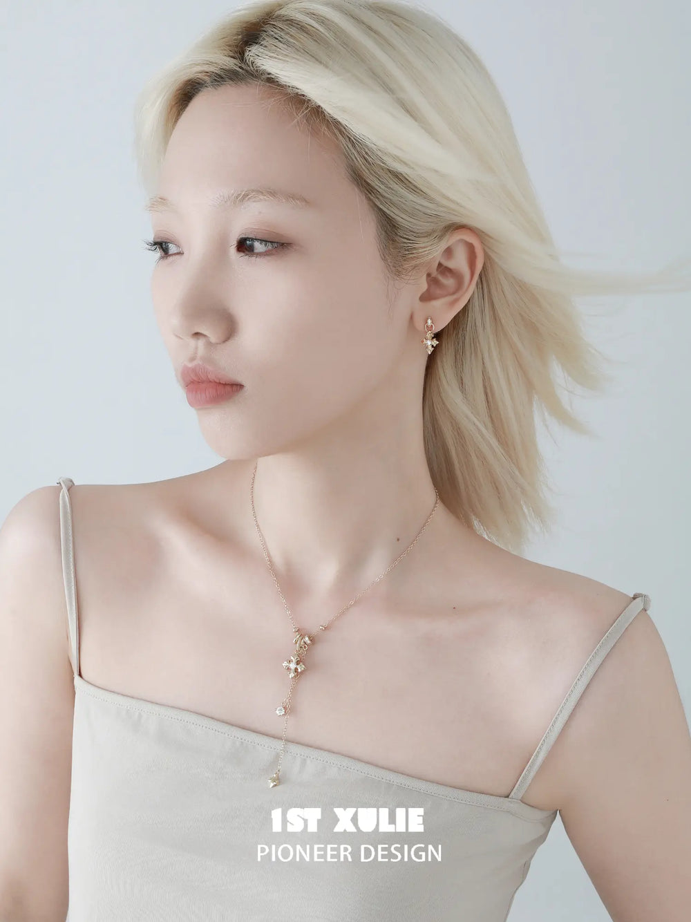 1ST XULIE Jewelry "Bastet" Vintage Iris Pendant Necklace in Rhodium Plated Brass - Detail Shot