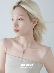 1ST XULIE Jewelry "Bastet" Vintage Iris Pendant Necklace in Rhodium Plated Brass - Detail Shot