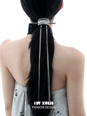 1ST XULIE "MONOLOGUES" Vintage Monologue Tassel Hairpin in Thai Silver Plated - Detail Shot