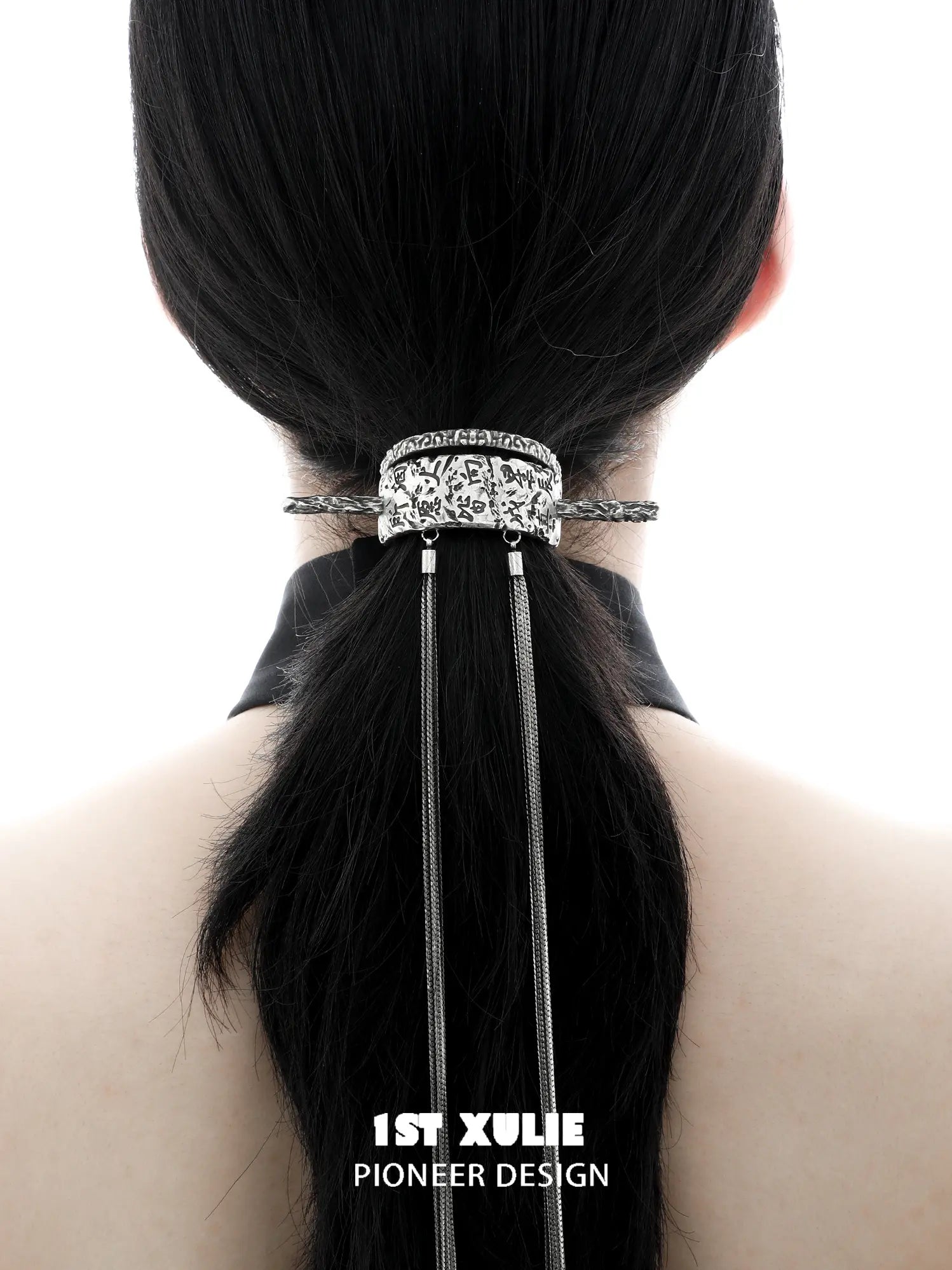 1ST XULIE "MONOLOGUES" Vintage Monologue Tassel Hairpin in Thai Silver Plated - Product View