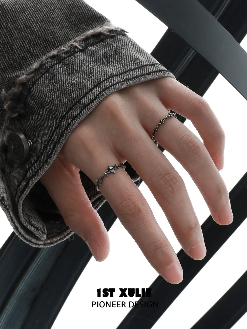 1ST XULIE Jewelry "Irises" Vintage Oxidized Iris Ring (Style B) in 925 Sterling Silver - Detail Shot