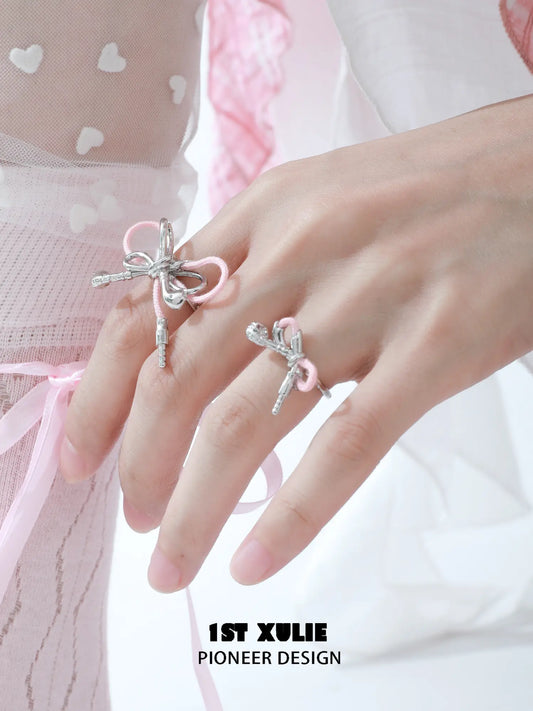 1ST XULIE Jewelry "MILLENNIUM SIGNAL" Y2K Earphone Bow Statement Ring in Platinum Plated - Detail Shot