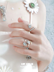 1ST XULIE Jewelry "DAISY" Adjustable Enamel Blooming Daisy Ring in 925 Sterling Silver - Detail Shot