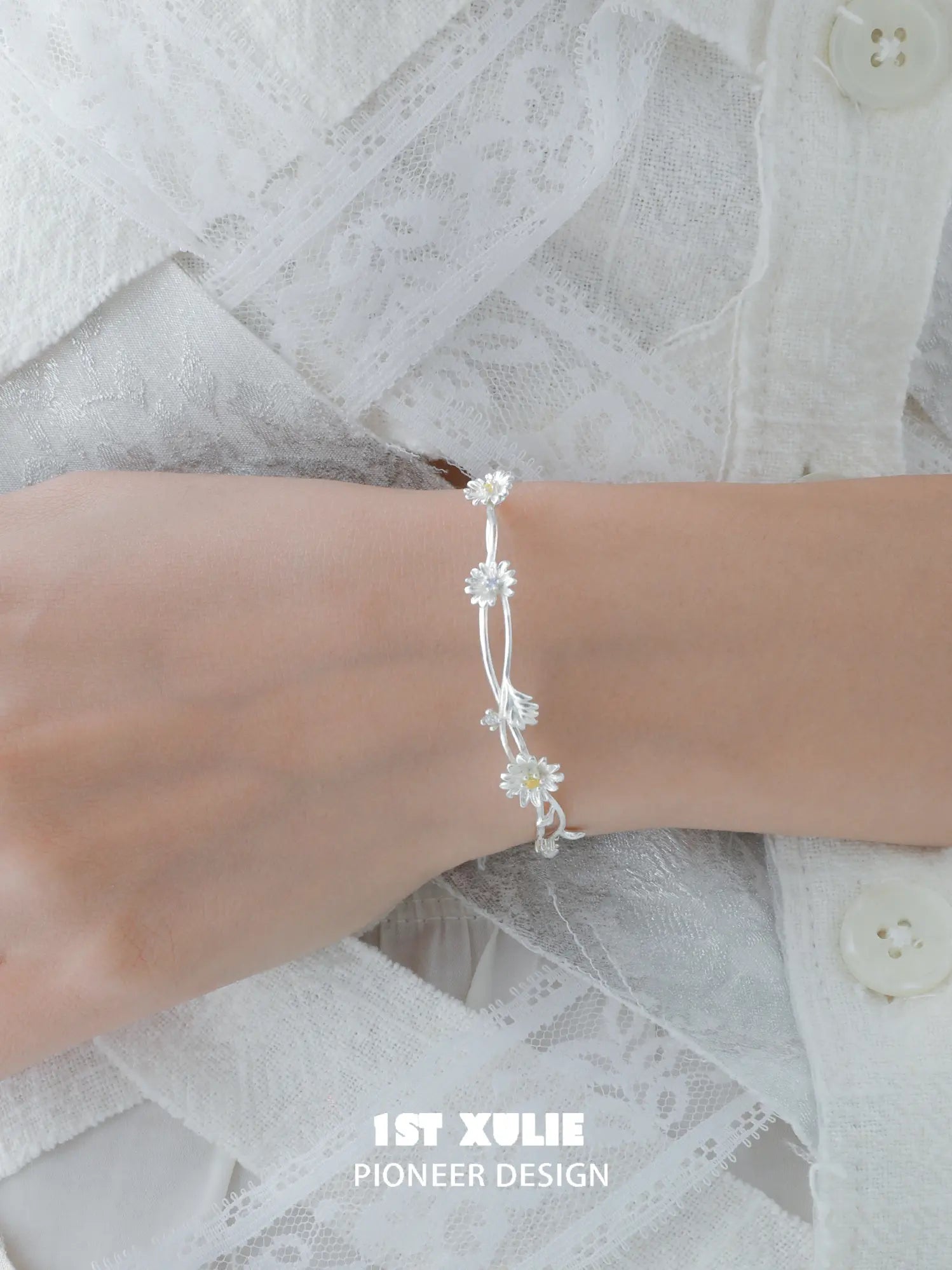1ST XULIE Jewelry "DAISY" Dainty Daisy Bracelet in 925 Sterling Silver - Detail Shot