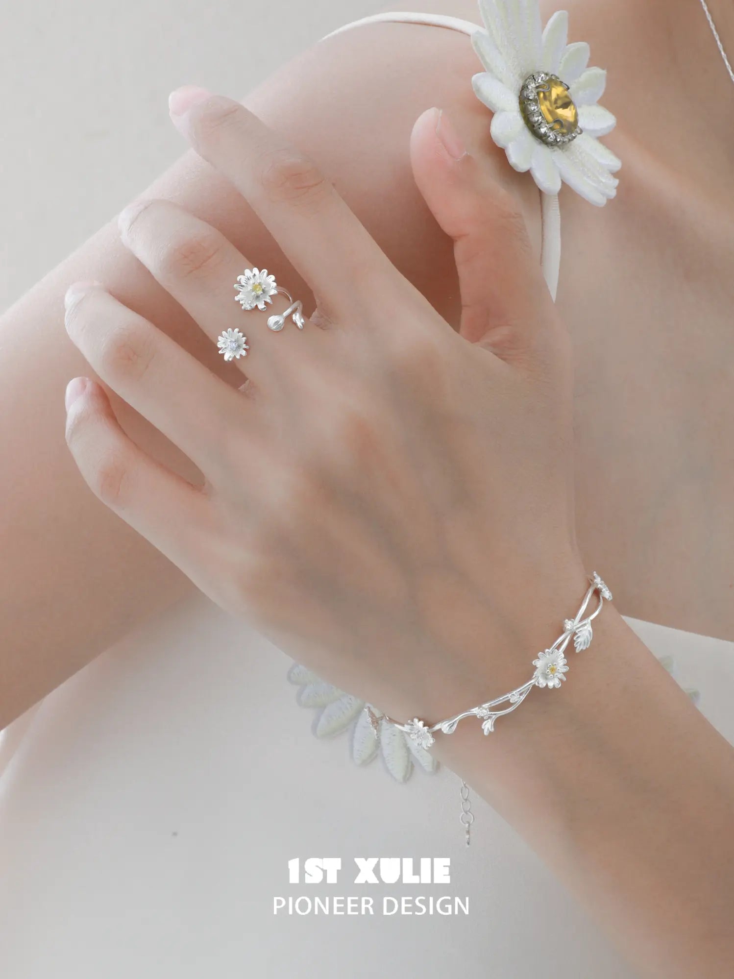 1ST XULIE Jewelry "DAISY" Dewdrop Daisy Ring in 925 Sterling Silver - Lifestyle Shot