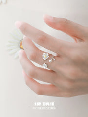1ST XULIE Jewelry "DAISY" Dewdrop Daisy Ring in 925 Sterling Silver - On Model