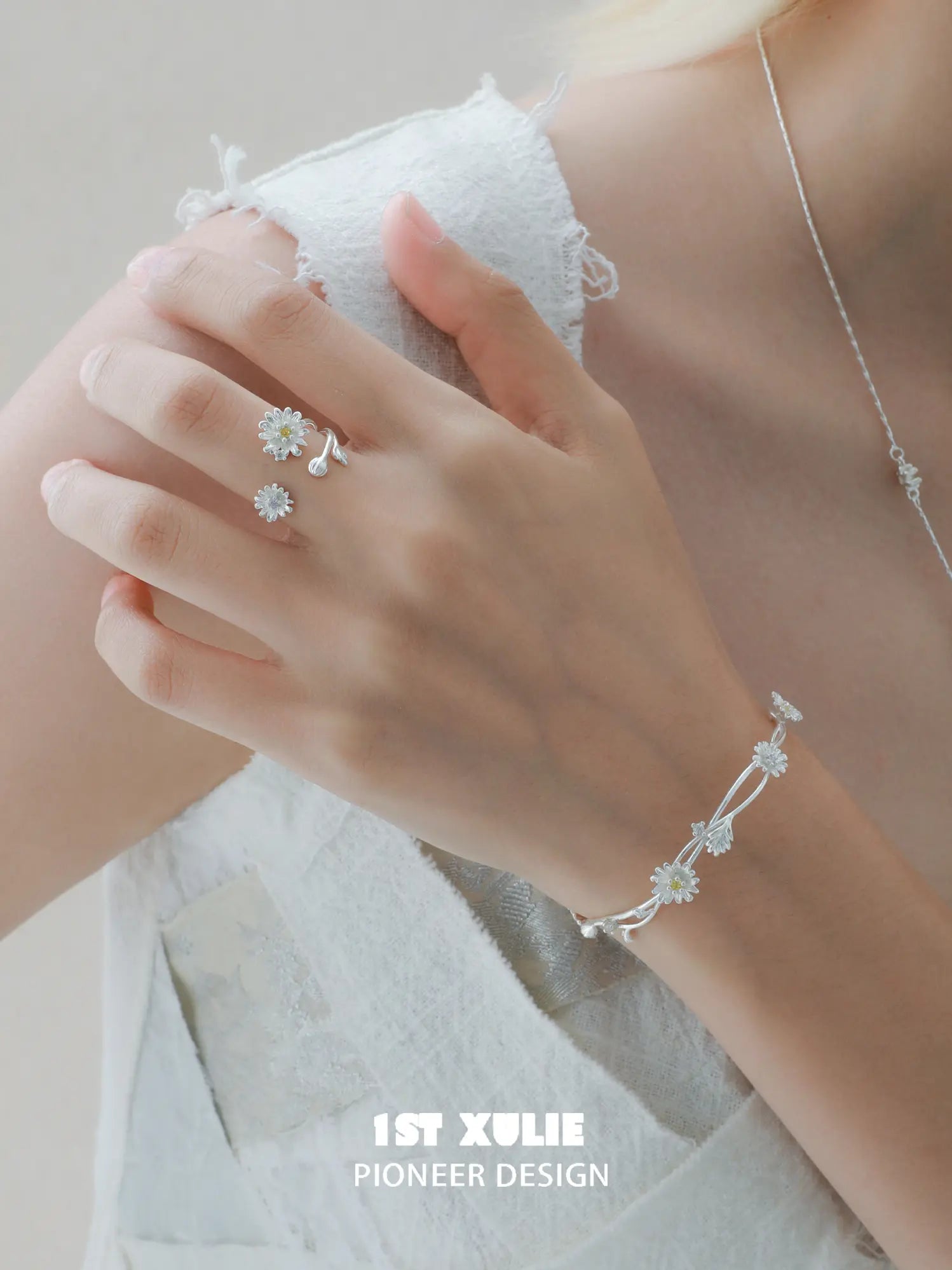 1ST XULIE Jewelry "DAISY" Dewdrop Daisy Ring in 925 Sterling Silver - Side View