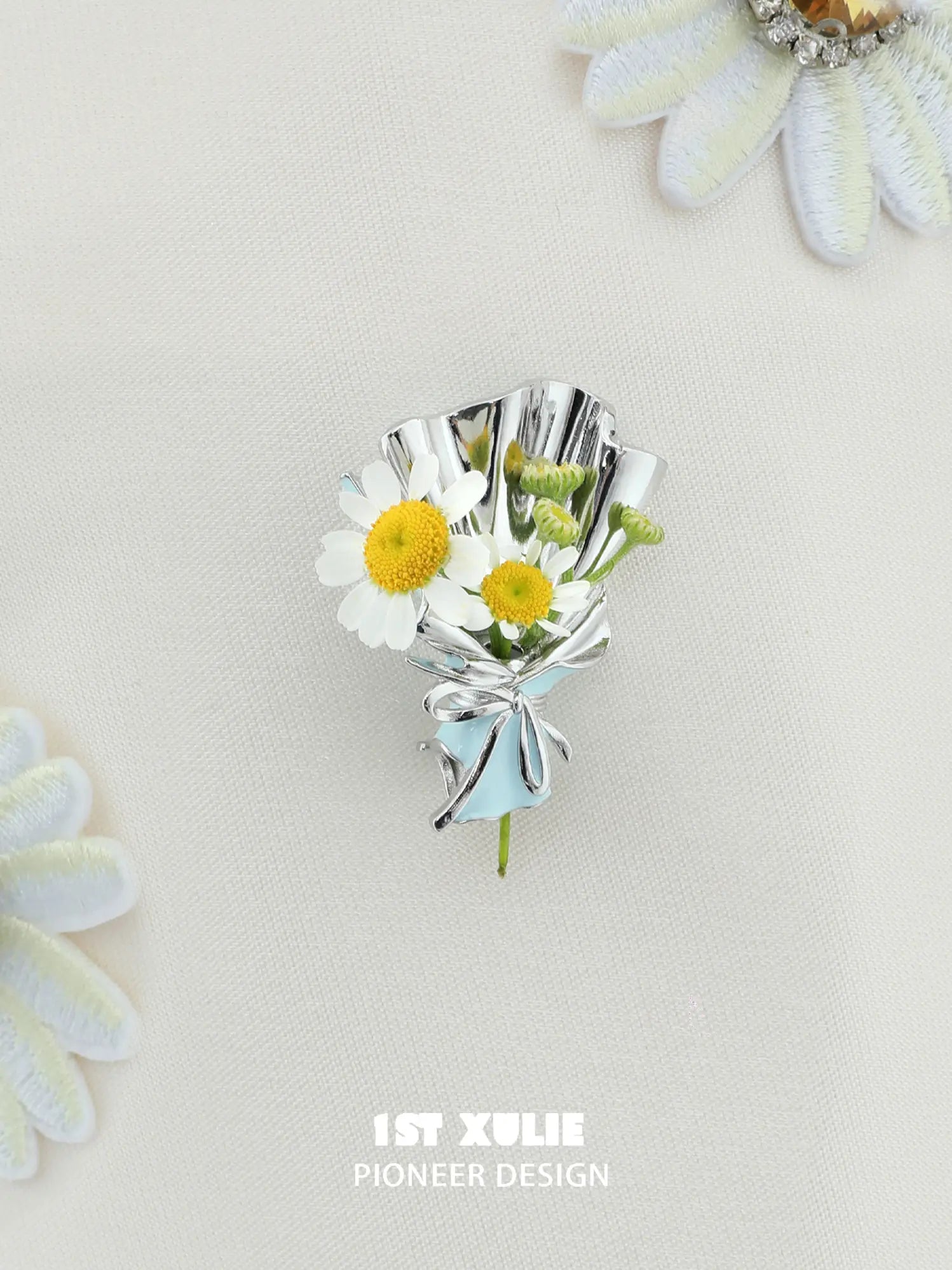 1ST XULIE Jewelry "DAISY" Enamel Daisy Brooch in Brass - Detail Shot