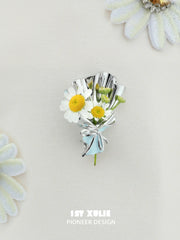 1ST XULIE Jewelry "DAISY" Enamel Daisy Brooch in Brass - Detail Shot