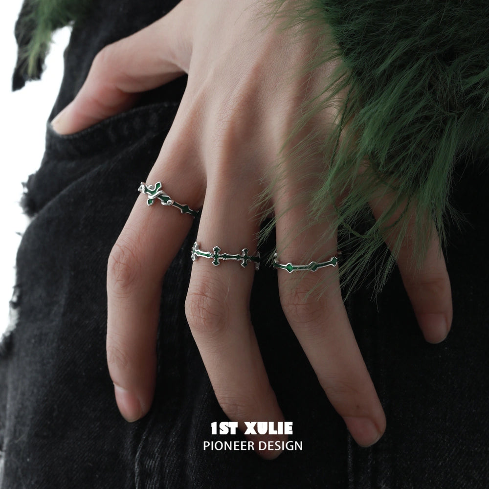1ST XULIE "Snake Bite" Gothic Snake and Cross Stacking Rings in 925 Sterling Silver - Detail Shot