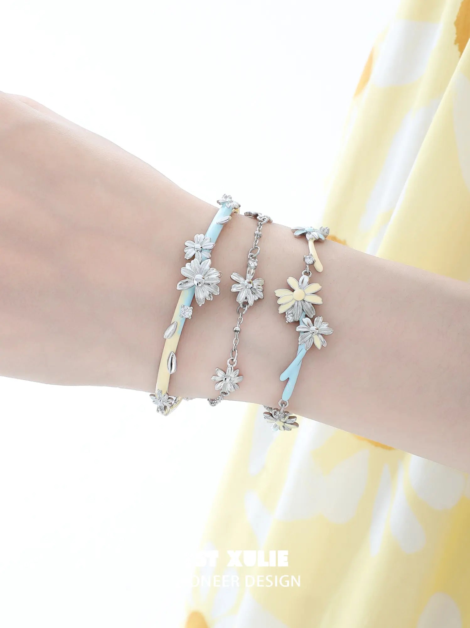 1ST XULIE Jewelry "DAISY" Handcrafted Enamel Daisy Charm Bracelet in Jeweler's Brass - Clasp Detail