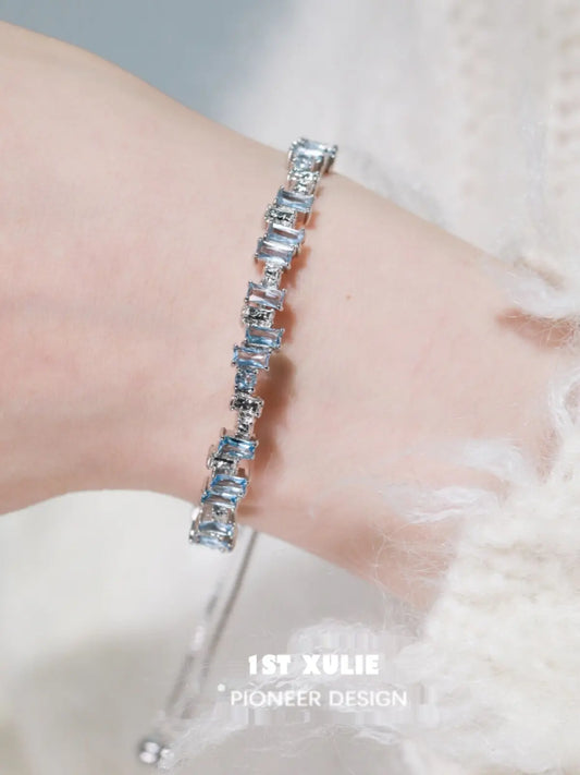 1ST XULIE Jewelry "THE SEA" Ocean Blue Icelandic Starry Adjustable Bracelet in Platinum Plated - Texture Detail