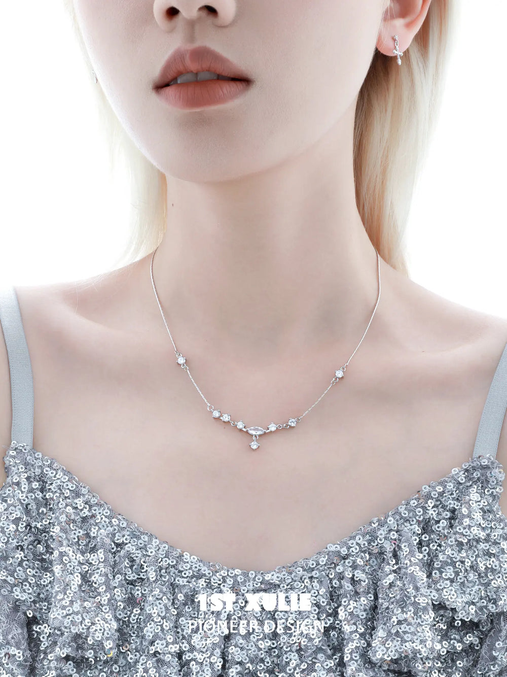 1ST XULIE "Silver Angel" Sparkling Zirconia Pendant Necklace in 925 Sterling Silver - Detail Shot