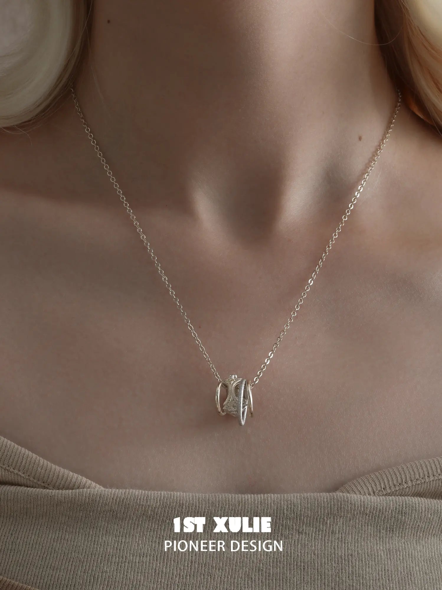 1ST XULIE Jewelry "Bastet" Vintage Iris Zirconia Pendant Necklace in 18K Gold Plated Brass - Texture Detail