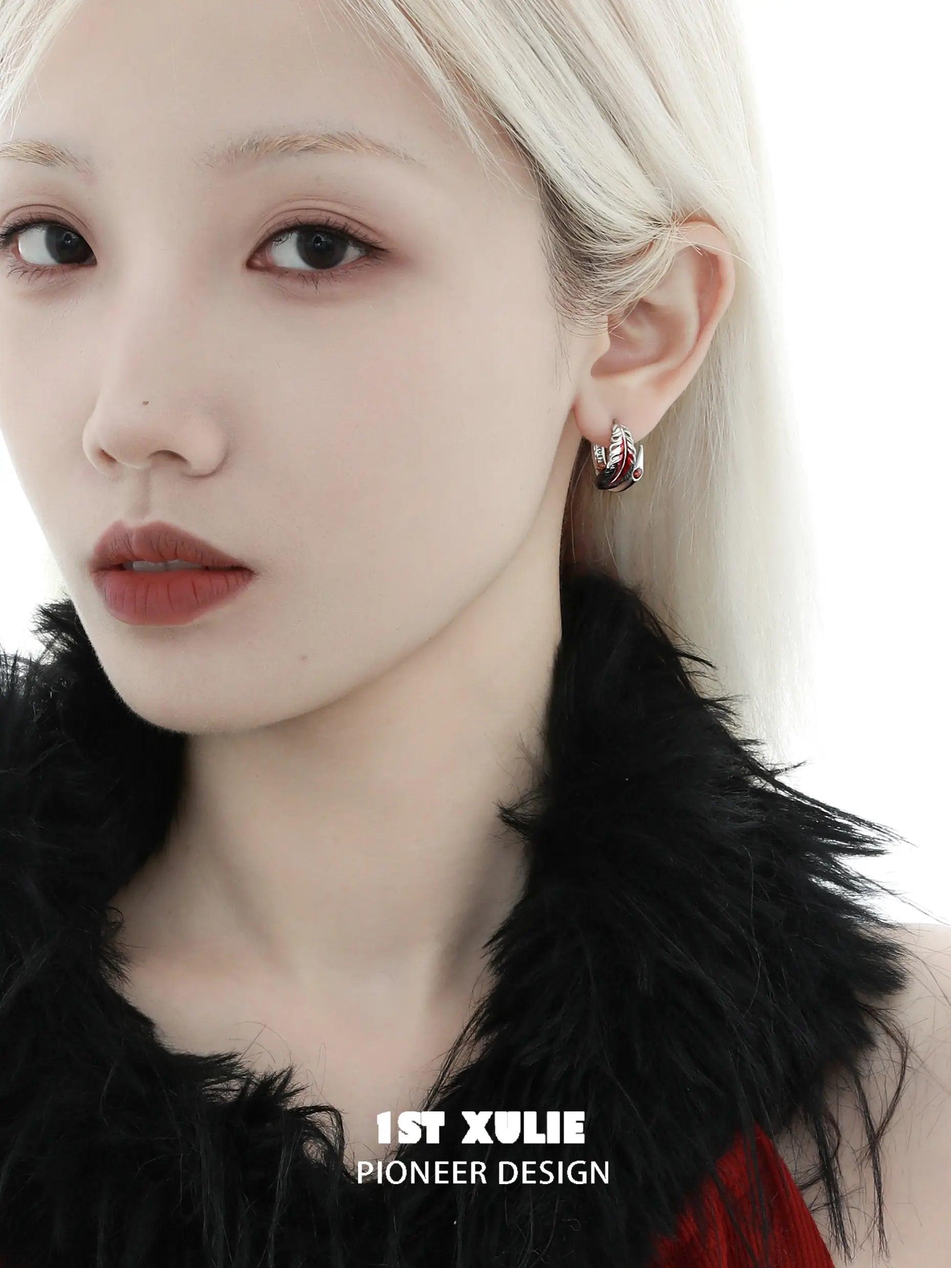 Soaring Cranes 18K 플래티넘 도금 깃털 나선형 귀걸이™