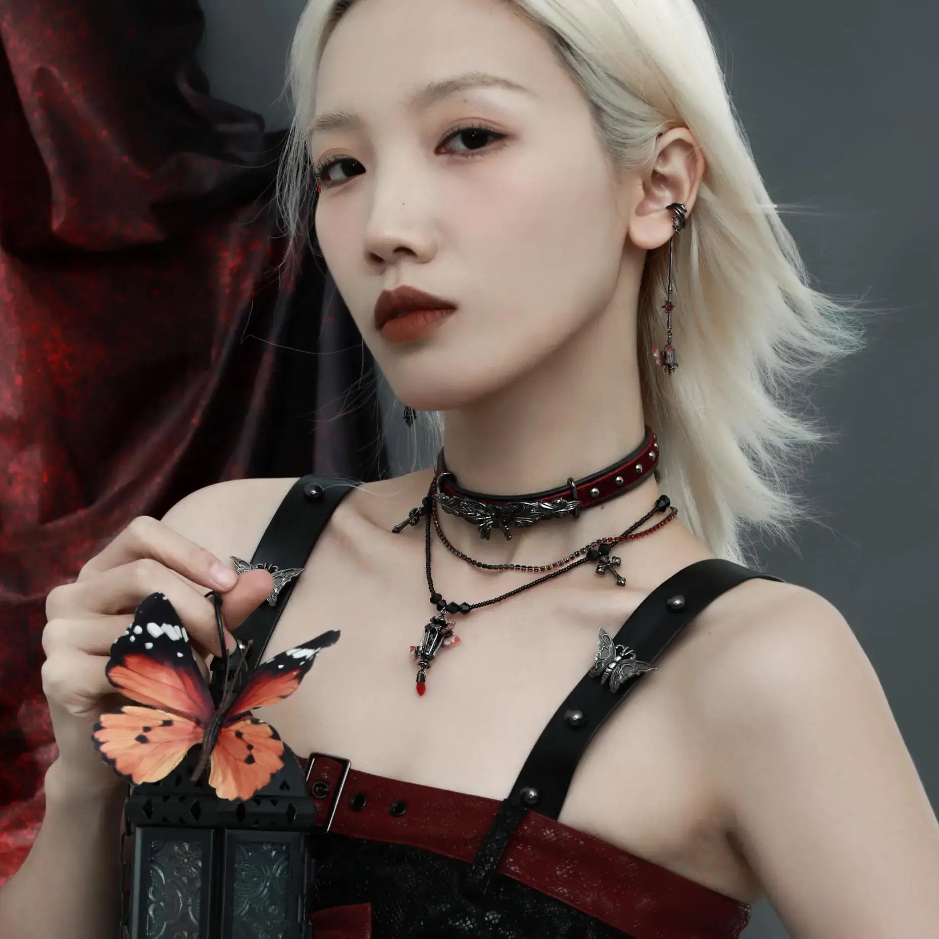 버터플라이 웨이스트랜드 18K 플래티넘 도금 버터플라이 비콘 태슬 이어클립 이어클립™