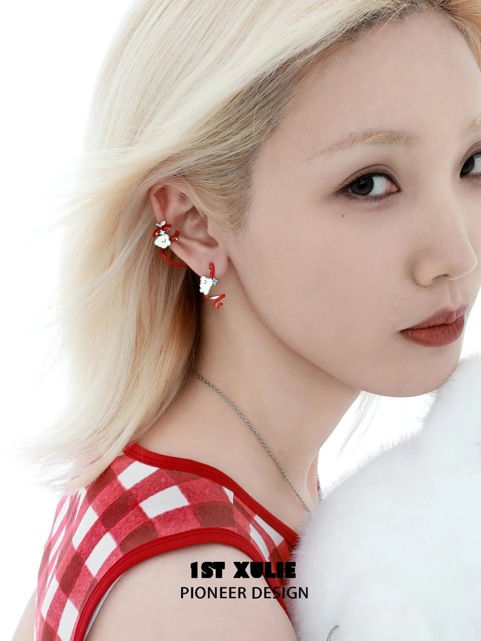 큐티즈 애플랜드 18k 플래티넘 도금 사이클론 애플 이어후크 이어 클립 귀걸이™