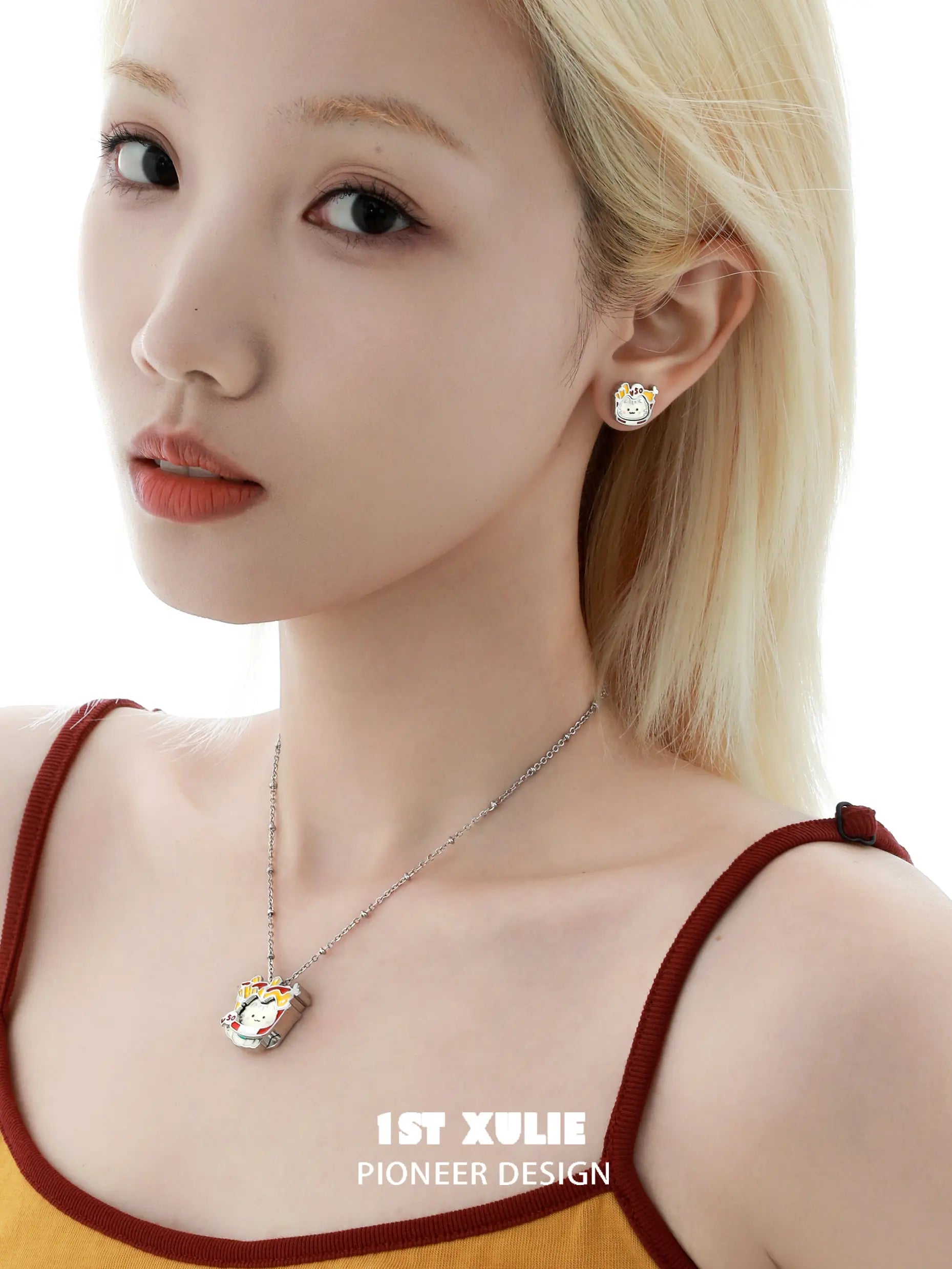 큐티즈 애플랜드 S925 키튼 교체 가능 스터드 귀걸이™