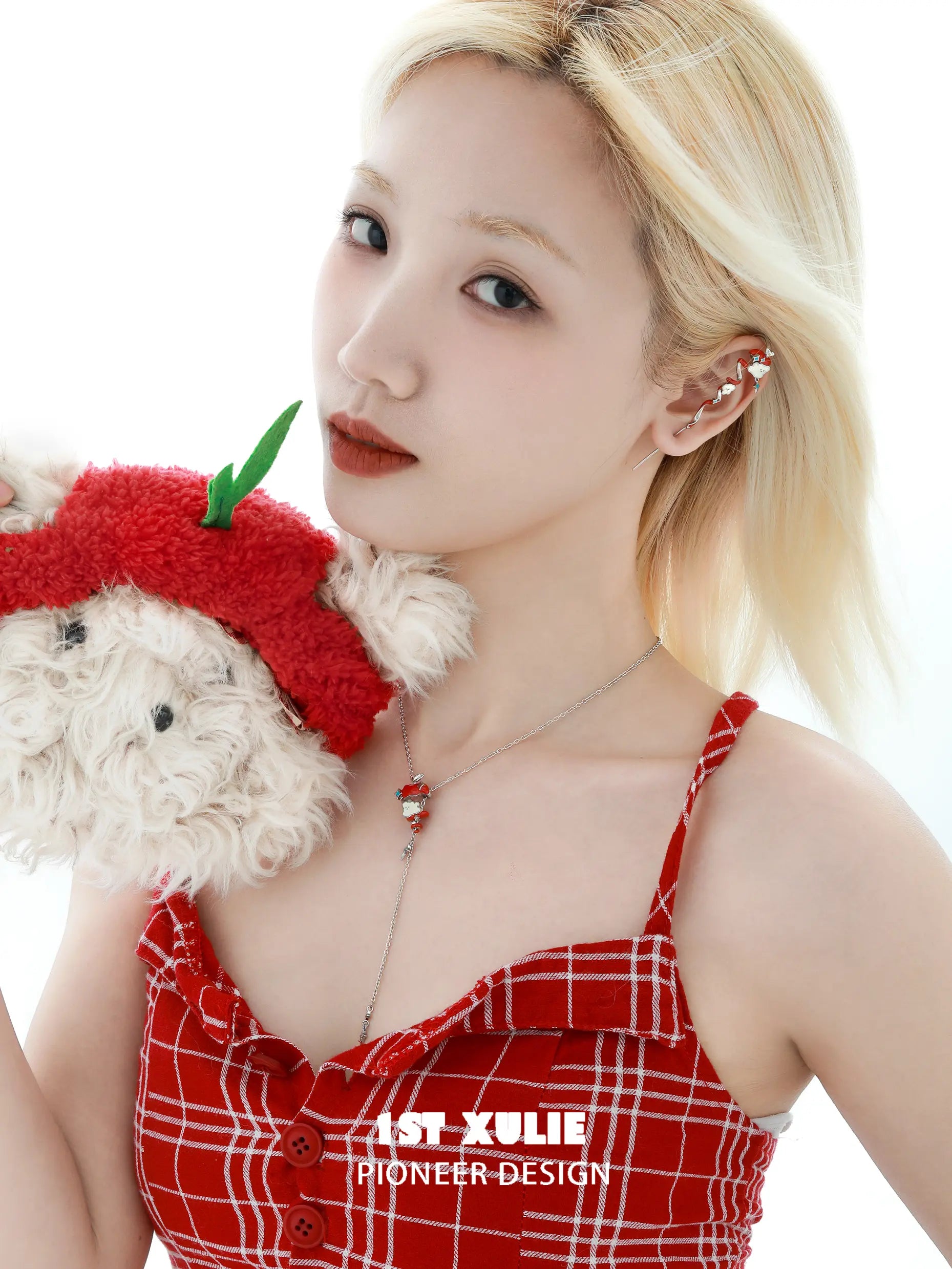 큐티즈 애플랜드 키튼 &amp; 퍼피 18k 플래티넘 도금 사이클론 애플 목걸이™