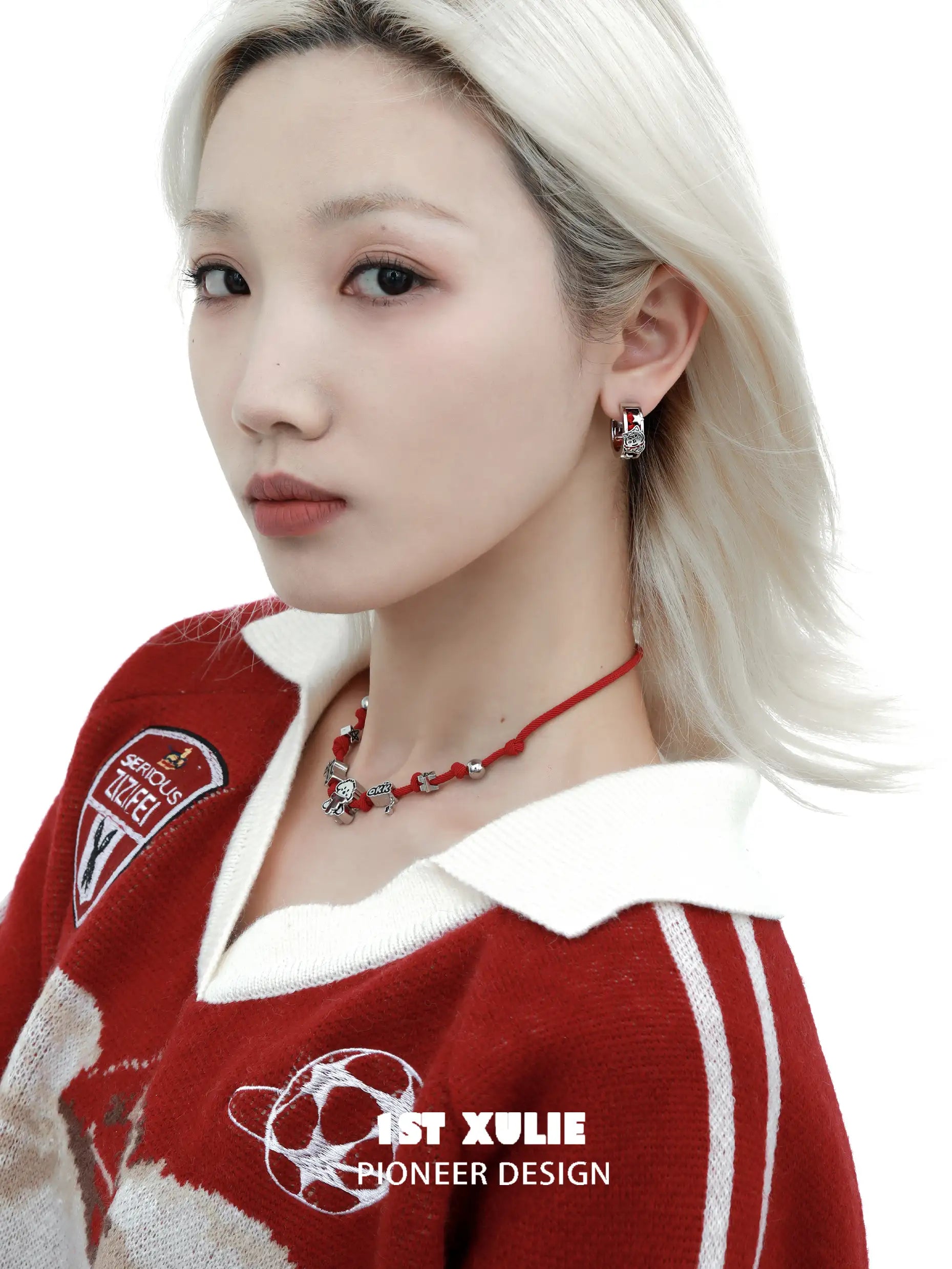 그래피티 키튼 스프링 페스티벌 18k 플래티넘 도금 스터드 귀걸이™