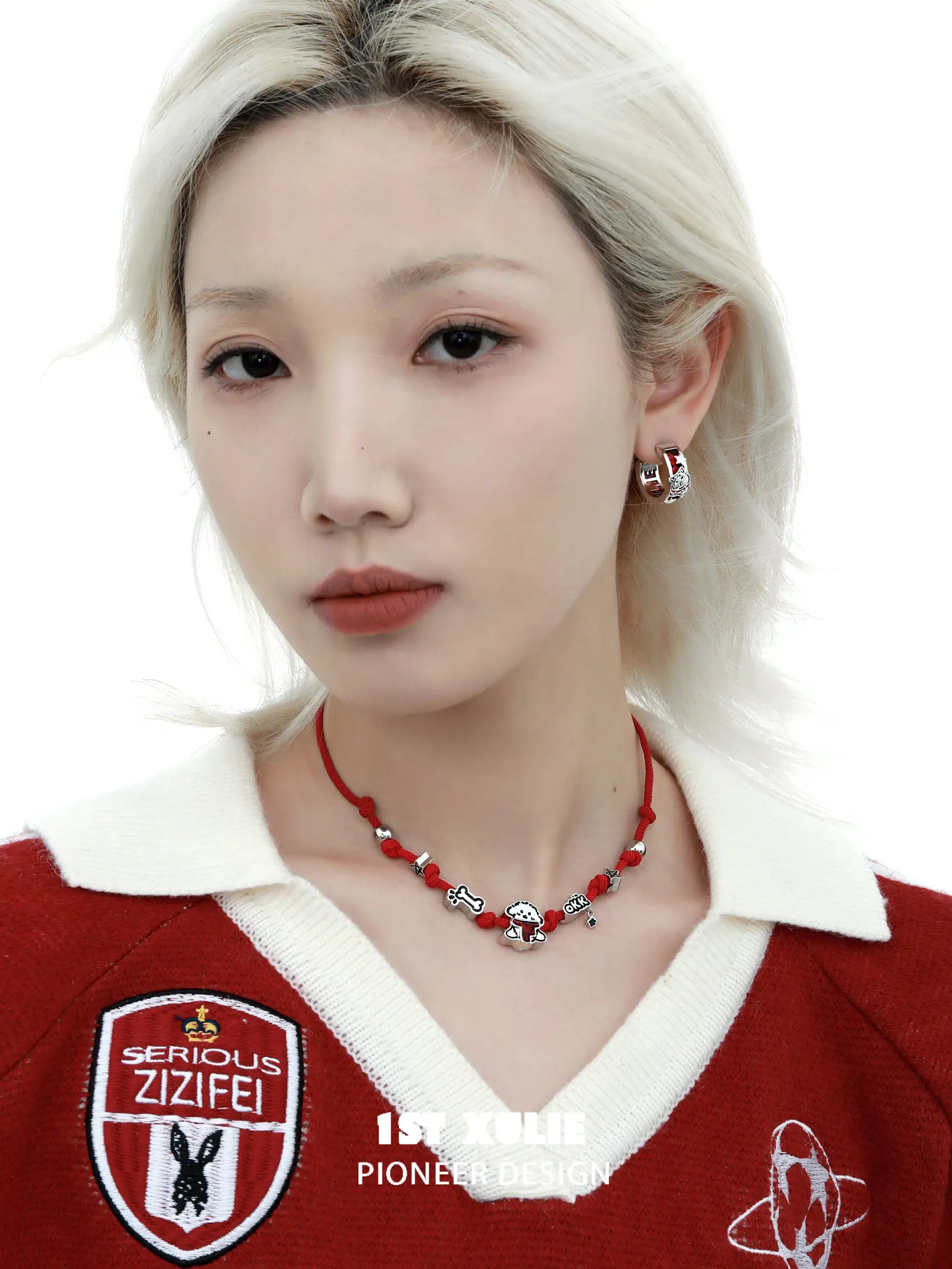 그래피티 키튼 스프링 페스티벌 18k 플래티넘 도금 스터드 귀걸이™