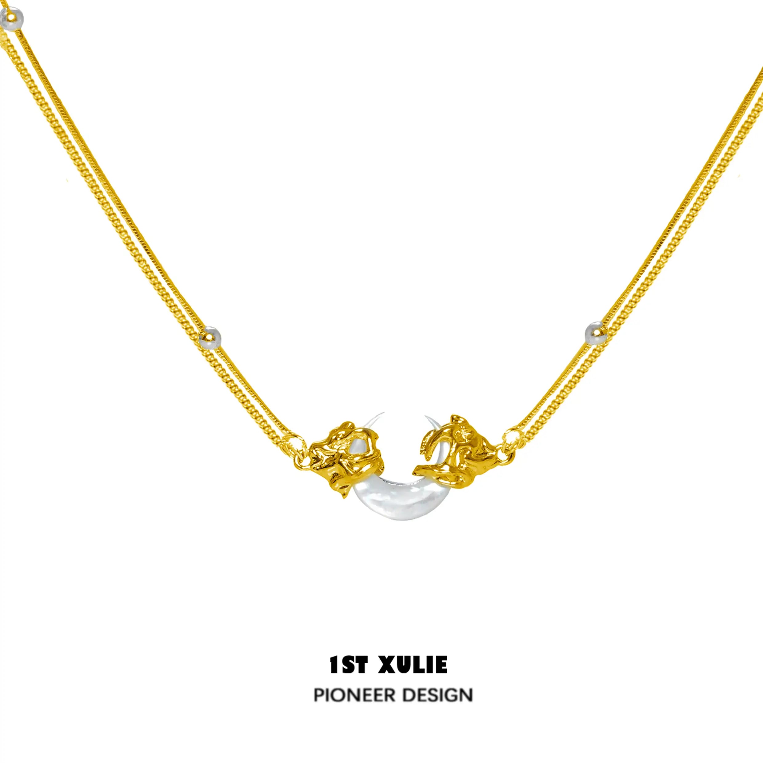 MYTH OF THE MOON 펜던트 24K 골드 도금 S925 스털링 실버 목걸이™